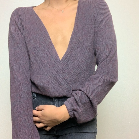 American Eagle Outfitters Sweaters - Low V sweater